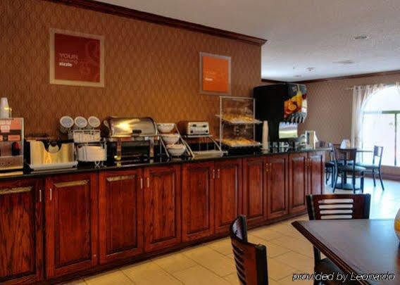 费耶特维尔i-95舒适酒店 外观 照片